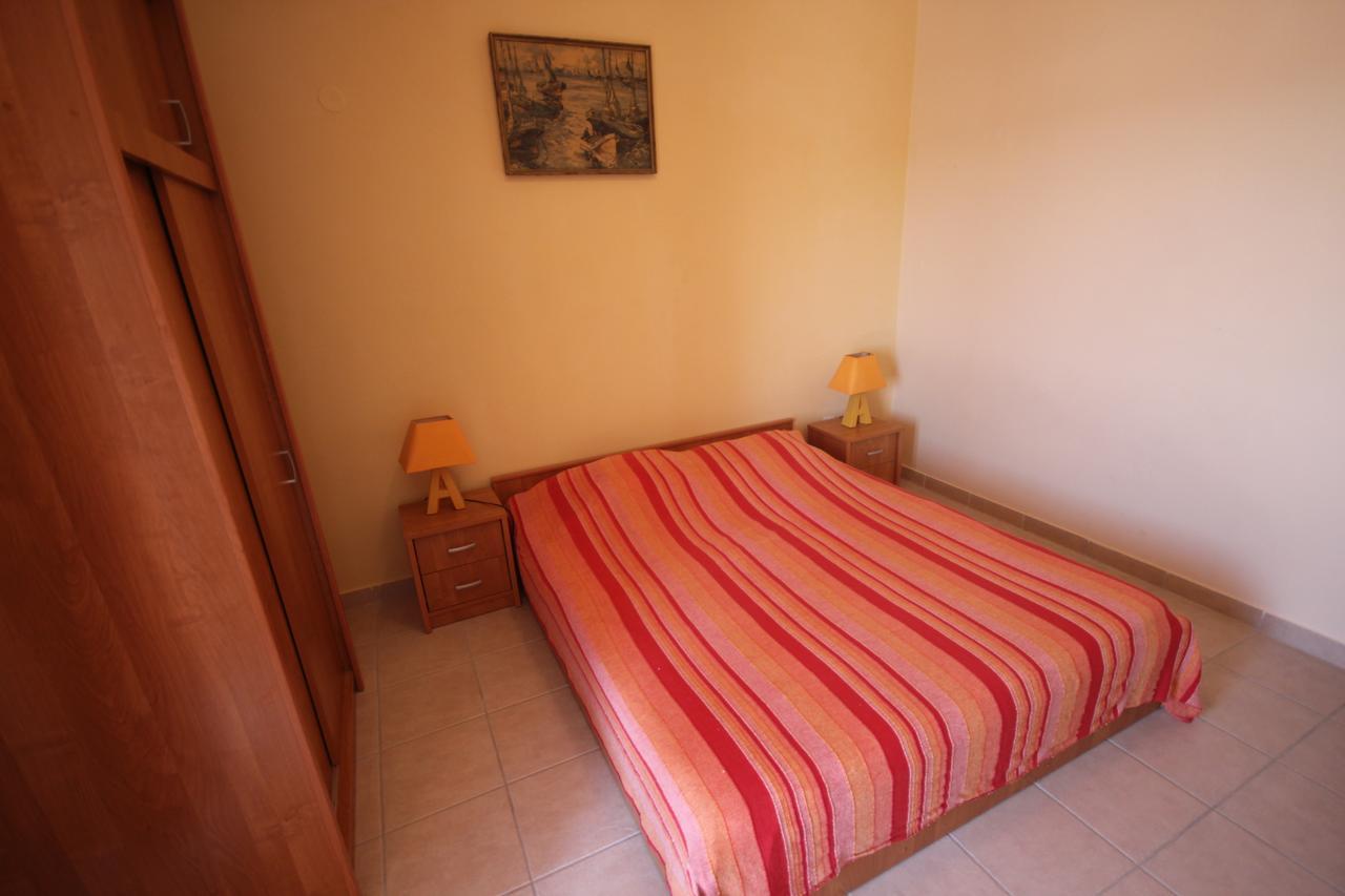 Apartments Njaco Ražanac Екстериор снимка