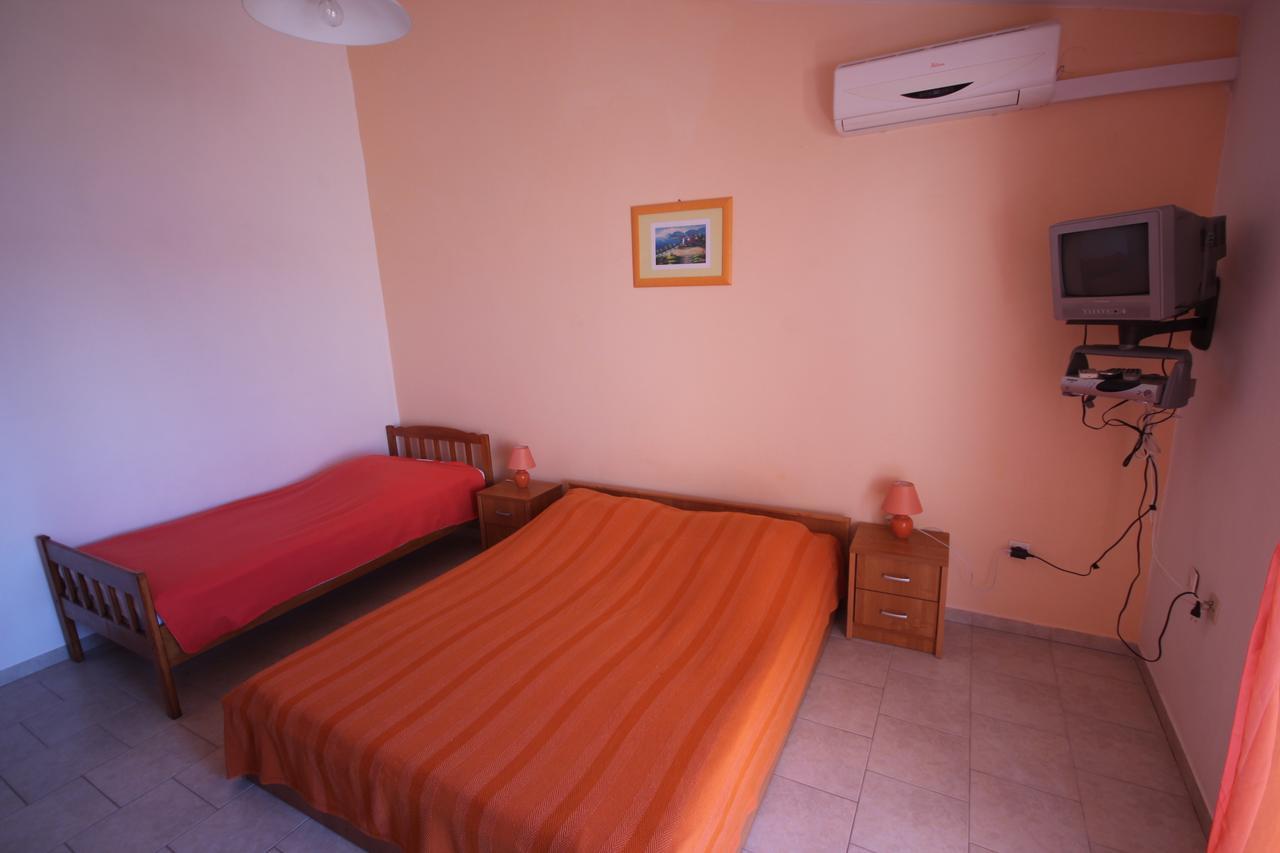 Apartments Njaco Ražanac Екстериор снимка