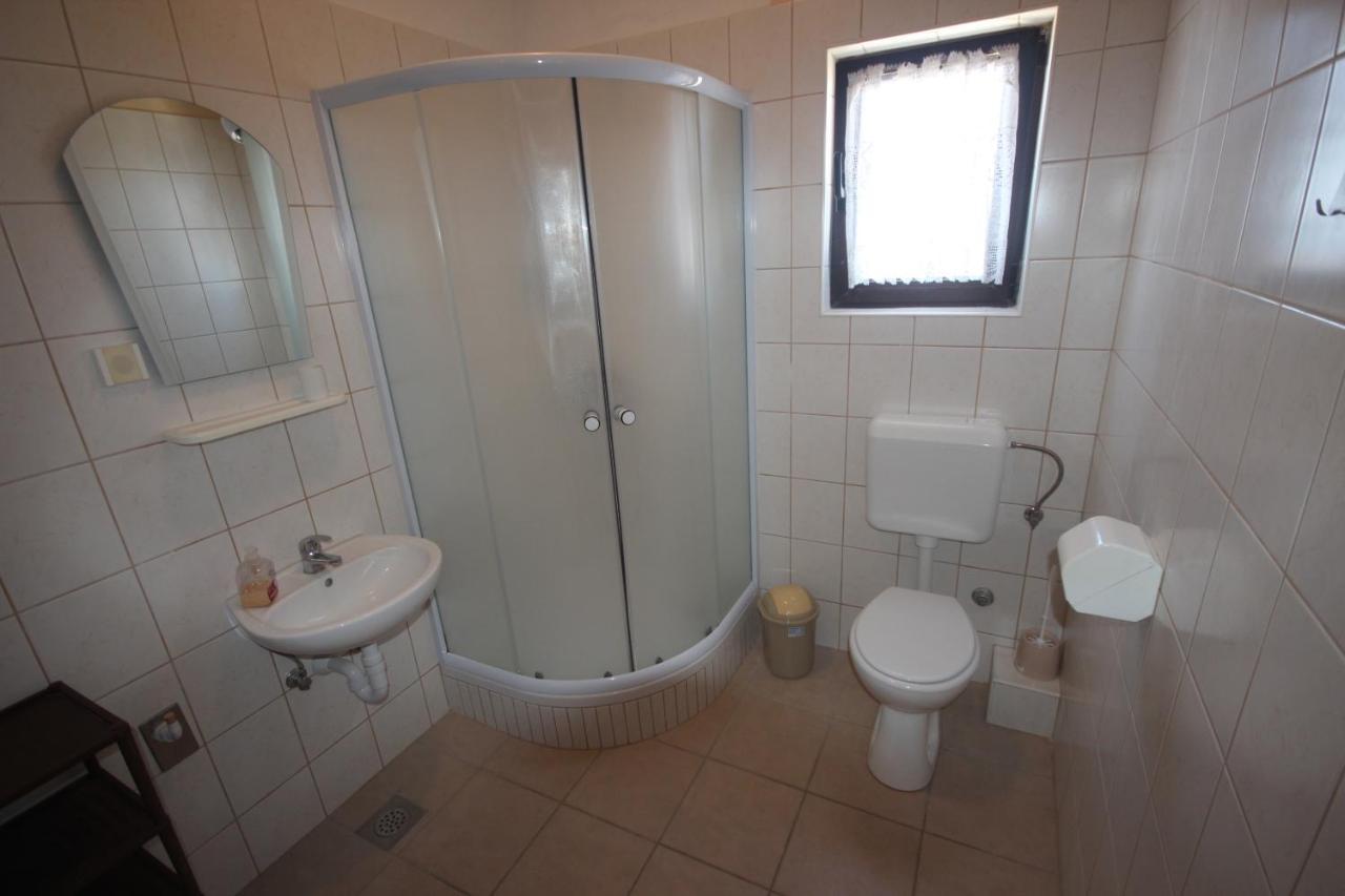 Apartments Njaco Ražanac Стая снимка